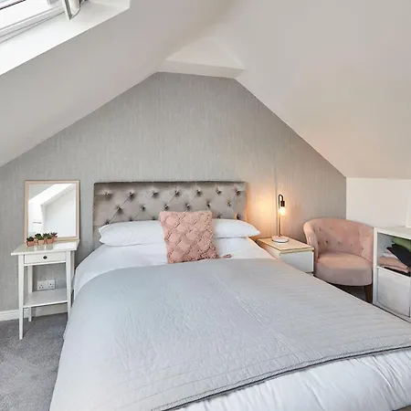 Host & - Bankside Saltburn-by-the-Sea